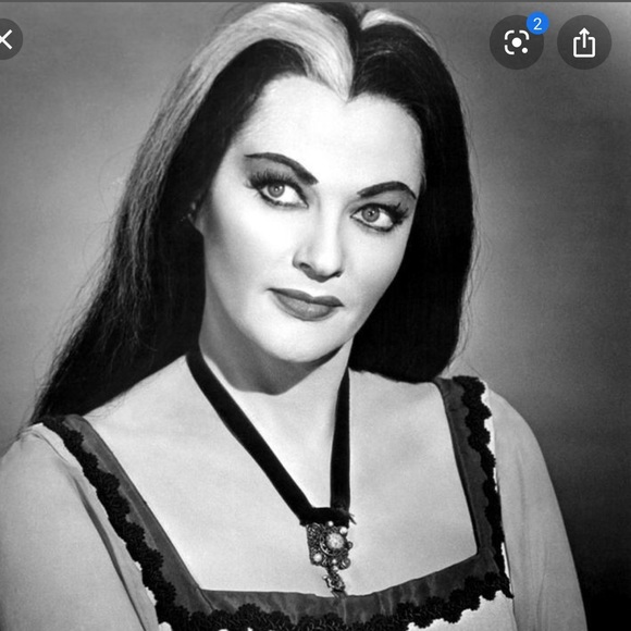 Meet your Posher, Jennifer - Picture 1 of 1